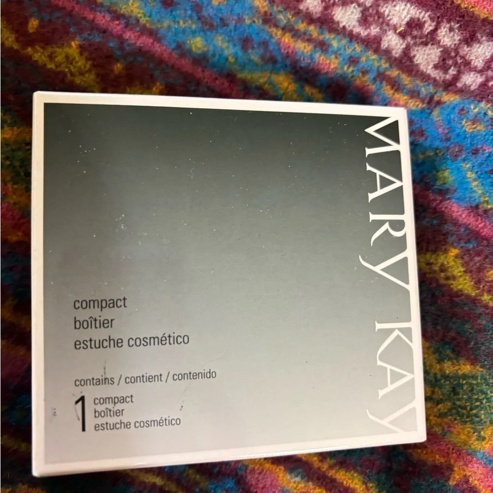 Mary Kay Compact Makeup Case